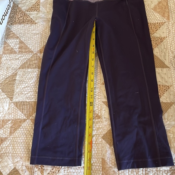 Lulu Lemon Workout pants - Picture 10 of 11